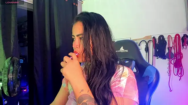 scarlet-kennedy98 online show from December 19, 2024, 12:02 am