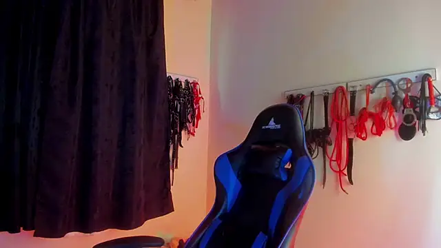 scarlet-kennedy98 online show from October 14, 2025, 10:10 pm