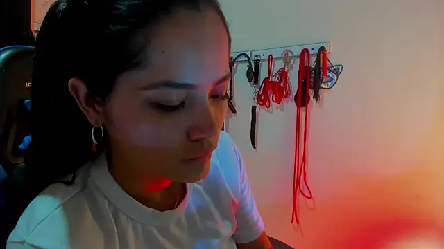 scarlet-kennedy98 online show from October 29, 2025, 9:38 pm