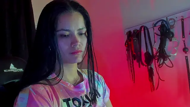 scarlet-kennedy98 online show from November 12, 2025, 7:35 pm