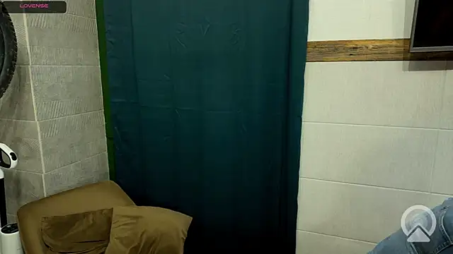 ericeric507 online show from October 11, 2025, 5:55 pm