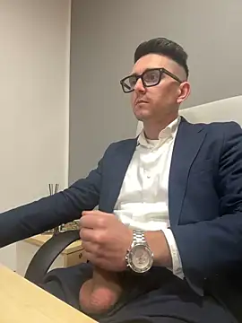 masterboss  online show from February 17, 2025, 12:48 pm