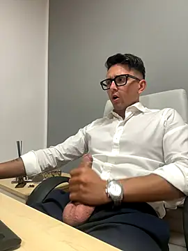 masterboss  online show from September 9, 2025, 11:54 am