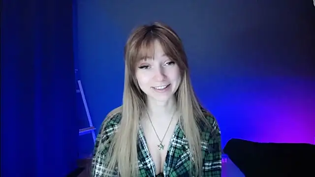 LuciaYoung online show from March 10, 2025, 7:40 pm