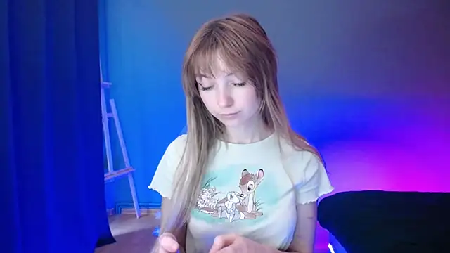 LuciaYoung online show from March 12, 2025, 4:24 pm