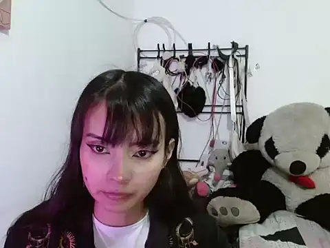  annie rosse online show from December 2, 2025, 7:20 pm