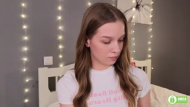 Snapshot of CutieBeauty chatting on January 1, 2025, 6:59 pm CutieBeauty online show from January 1, 2025, 6:59 pm