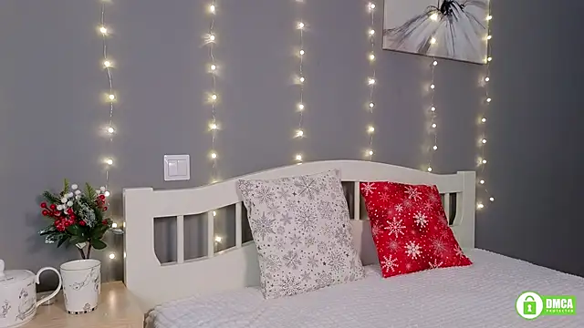 Snapshot of CutieBeauty chatting on January 13, 2025, 1:06 pm CutieBeauty online show from January 13, 2025, 1:06 pm