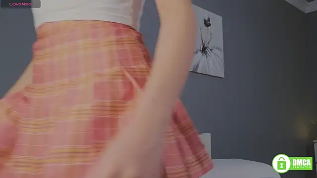 Snapshot of CutieBeauty chatting on March 17, 2025, 9:55 am CutieBeauty online show from March 17, 2025, 9:55 am