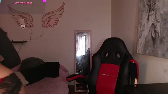 MissDennise online show from March 20, 2025, 5:36 pm