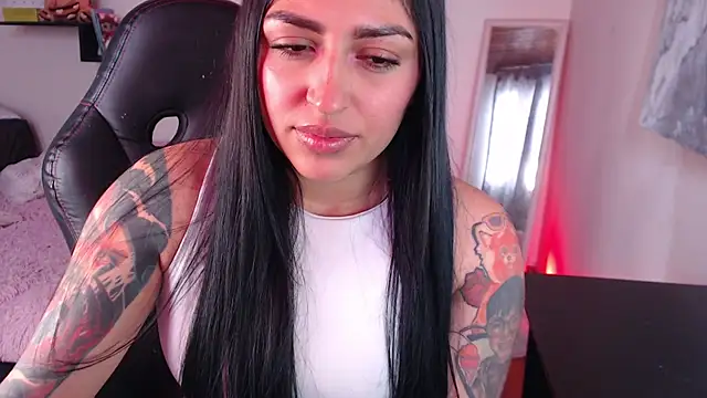 MissDennise online show from September 20, 2025, 4:08 pm