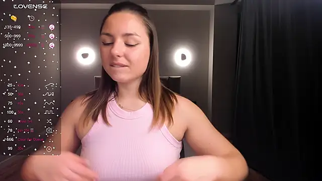 ThreeshaWhite online show from February 19, 2025, 4:22 pm