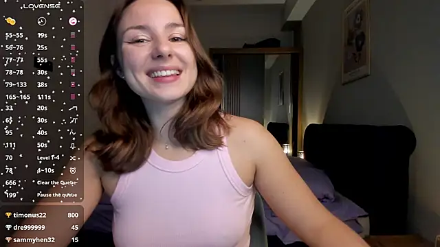 ThreeshaWhite online show from December 2, 2025, 6:41 am