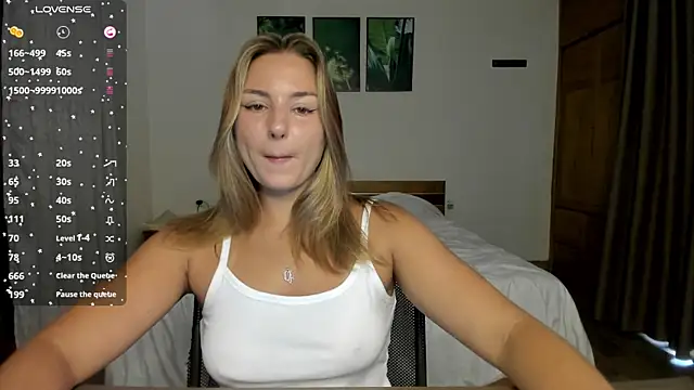 Snapshot of ThreeshaWhite chatting on May 10, 2026, 1:11 am ThreeshaWhite online show from May 10, 2026, 1:11 am