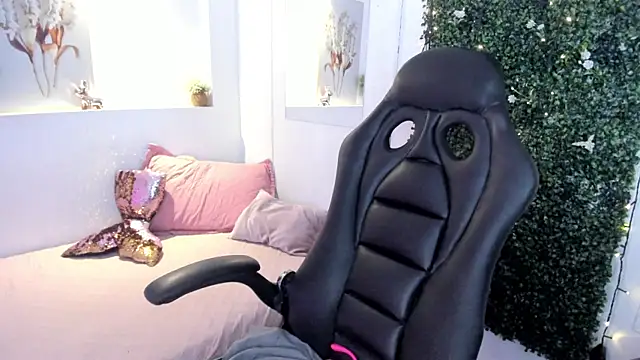 Abby Mae  online show from January 8, 2025, 6:09 am