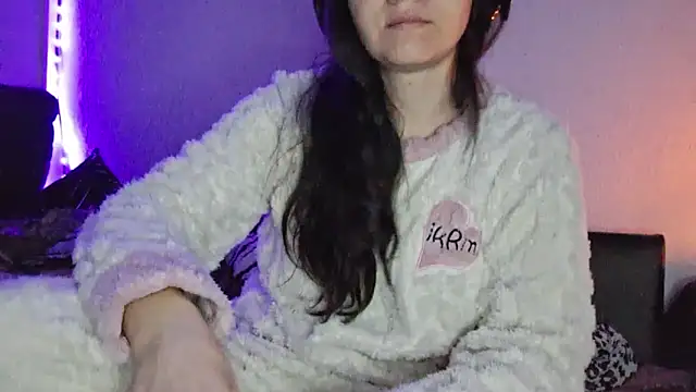 Cyndee Winter online show from December 18, 2024, 10:02 pm