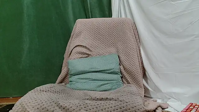 Luckyalice 4u online show from April 21, 2026, 7:06 pm