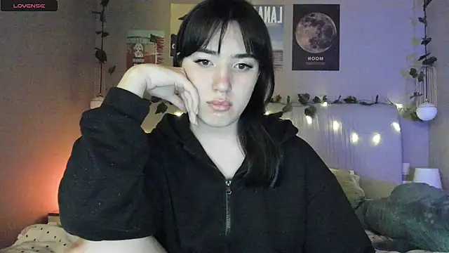 Anisawithlove online show from December 12, 2024, 5:04 pm