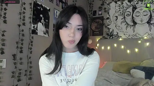 Anisawithlove online show from March 21, 2025, 3:57 pm