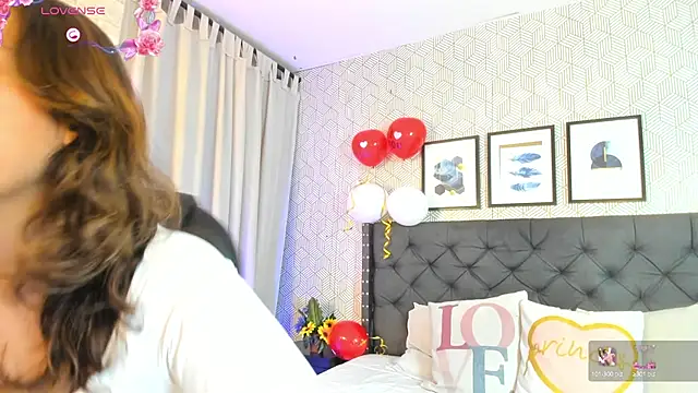 emma  smith1 online show from February 17, 2025, 12:27 pm