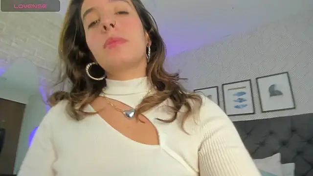 emma  smith1 online show from March 19, 2025, 12:23 pm