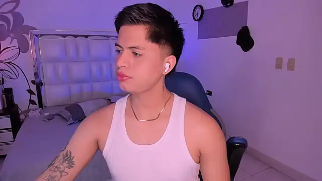 Niicky1  online show from December 8, 2024, 8:36 pm