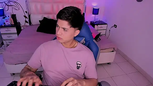 Niicky1  online show from December 20, 2024, 9:06 pm