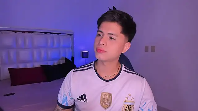 Niicky1  online show from January 6, 2025, 8:28 pm