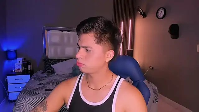 Niicky1  online show from March 12, 2025, 9:03 pm