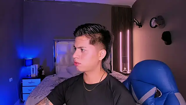 Niicky1  online show from March 18, 2025, 9:10 pm