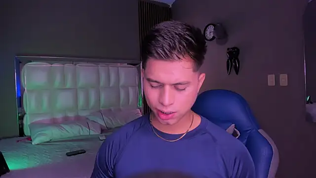 Niicky1  online show from September 16, 2025, 8:32 pm