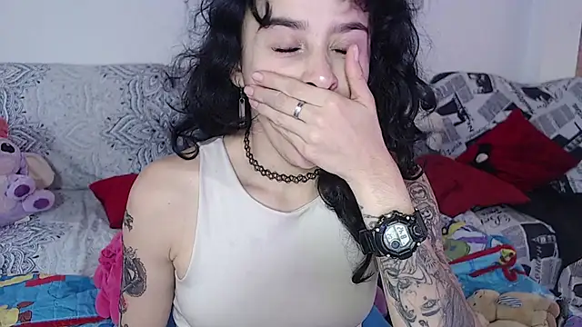 kitty22  online show from January 8, 2025, 1:41 pm