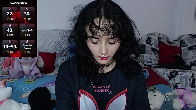 kitty22  online show from January 28, 2025, 2:53 pm