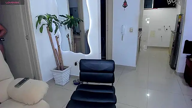 AbrilStivenson  online show from October 2, 2025, 1:34 am