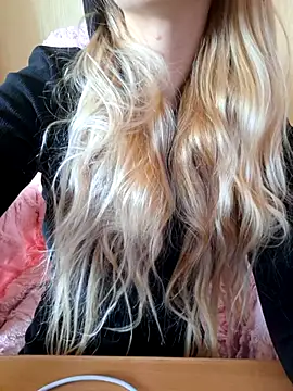 Elza kom online show from October 16, 2025, 2:23 am