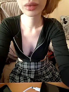 Elza kom online show from December 19, 2025, 6:31 am