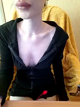 Elza kom online show from March 20, 2026, 3:55 am