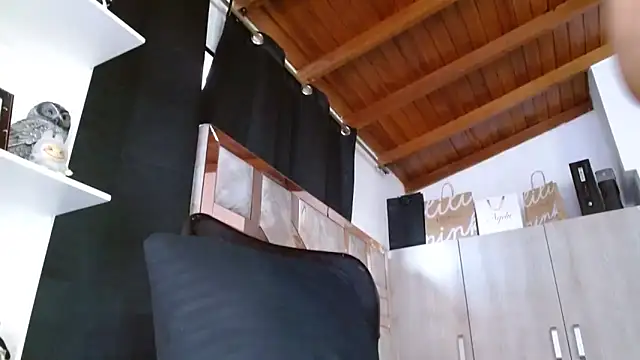 CONNY BENSS online show from October 6, 2025, 7:55 pm