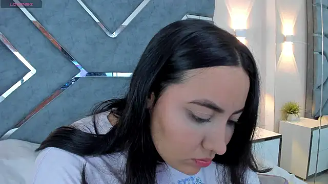 LucciaPorter online show from September 27, 2025, 7:41 pm