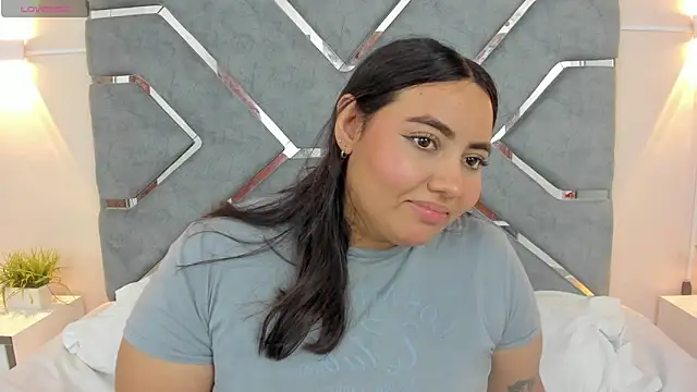 LucciaPorter online show from October 8, 2025, 9:23 pm