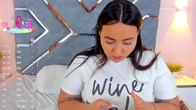 LucciaPorter online show from March 16, 2026, 1:37 pm