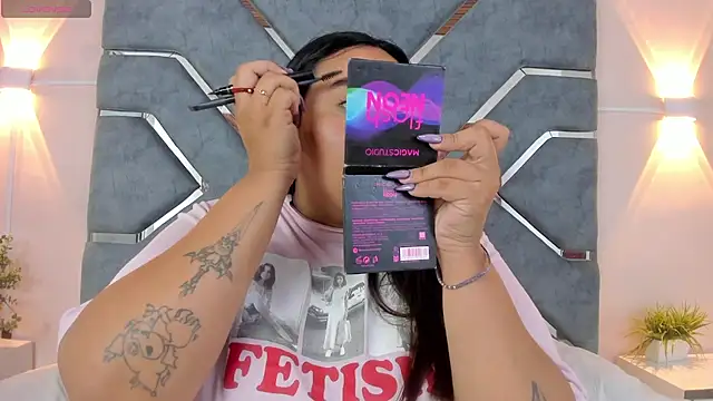 LucciaPorter online show from April 20, 2026, 1:36 pm