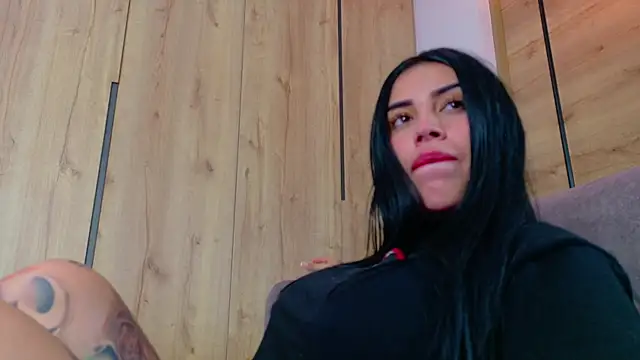 Sofhia cruz online show from January 18, 2025, 7:59 am