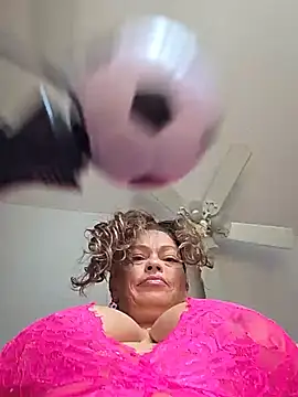Snapshot of Erotic_and_Exotic chatting on June 27, 2026, 8:25 pm Erotic and Exotic online show from June 27, 2026, 8:25 pm