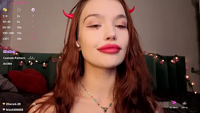 PrettyLilie online show from November 1, 2025, 12:07 pm