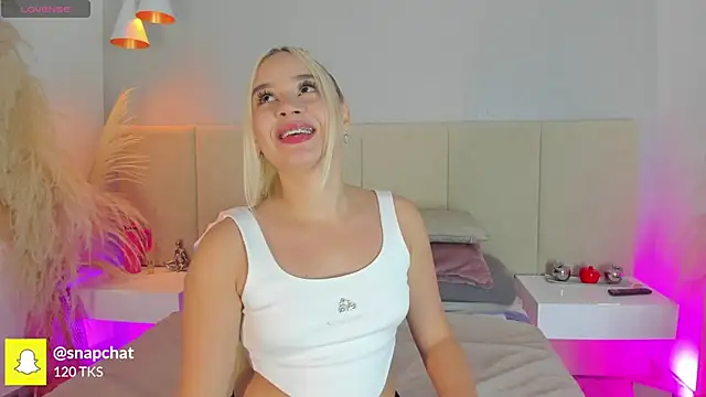 sofia pamela online show from October 24, 2025, 7:21 pm