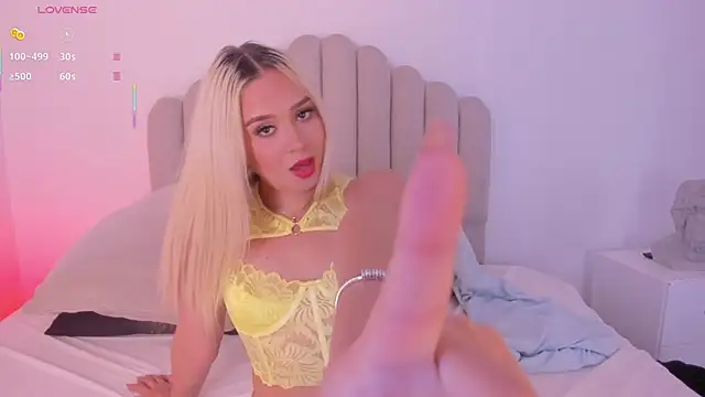 sofia pamela online show from November 23, 2025, 3:56 pm