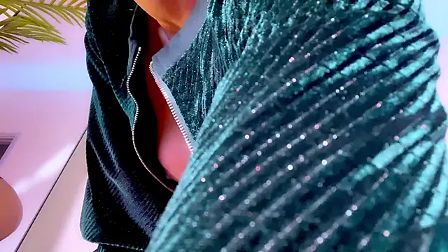 IzanamiTime online show from December 20, 2025, 4:08 am