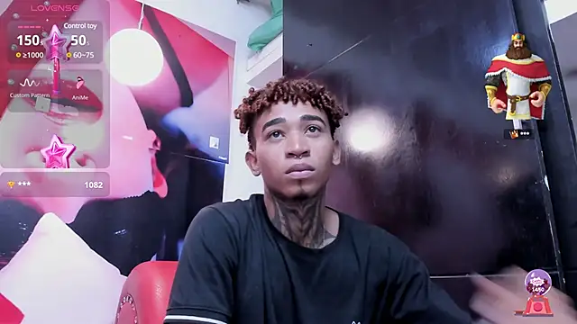 sexy blacks  online show from January 25, 2025, 2:47 pm