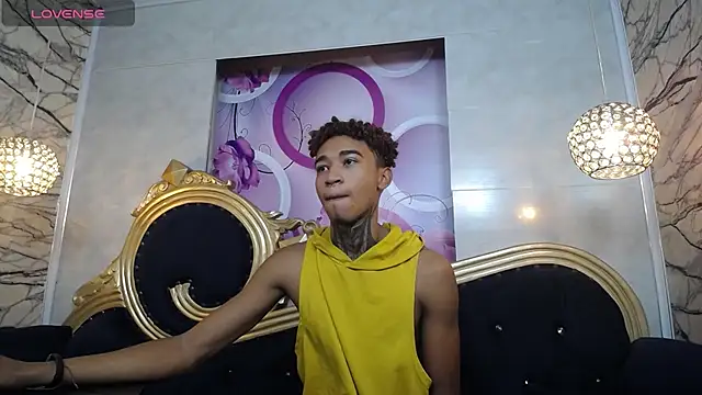 sexy blacks  online show from January 27, 2025, 11:22 am